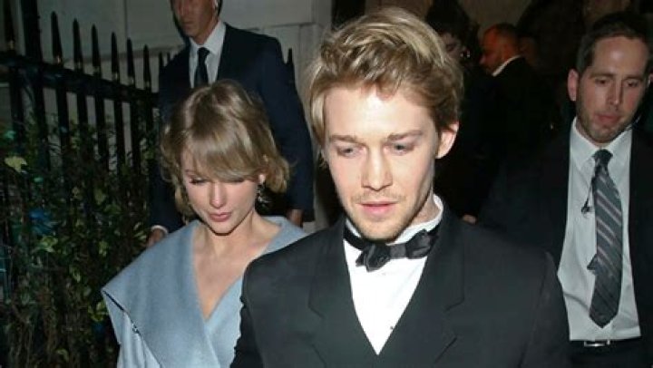 Fans Think William Bowery Is Joe Alwyn’s Pseudonym – Hollywood Life