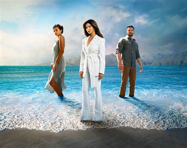 ‘Fantasy Island’ Season 2 Cast On Elena & Javier’s Romance (Exclusive) – Hollywood Life