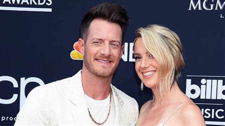 FGL Singer Expecting 3rd Child – Hollywood Life