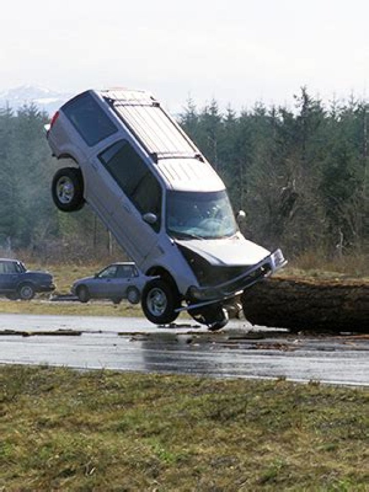 ‘Final Destination 2’ Real Life Log Car Crash – Hollywood Life