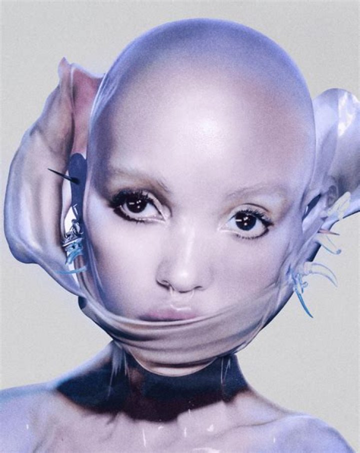 FKA Twigs Drops A Trippy New Video For ‘Cellophane’ & Fans Are Freaking Out — Watch