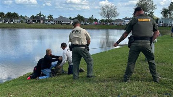 Florida Mom Car Crash Into Pond — Pics