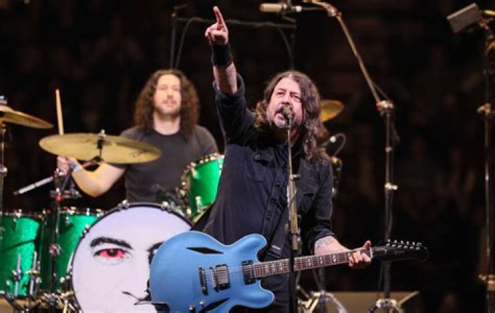 Foo Fighters’ Dave Grohl Says He’s Basically ‘Deaf’ & Has Been ‘Reading Lips’ For 20 Years