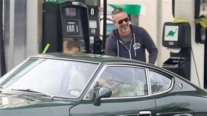 Freddie Prinze Jr. & Son Rocky With Classic Car: Photos – Hollywood Life