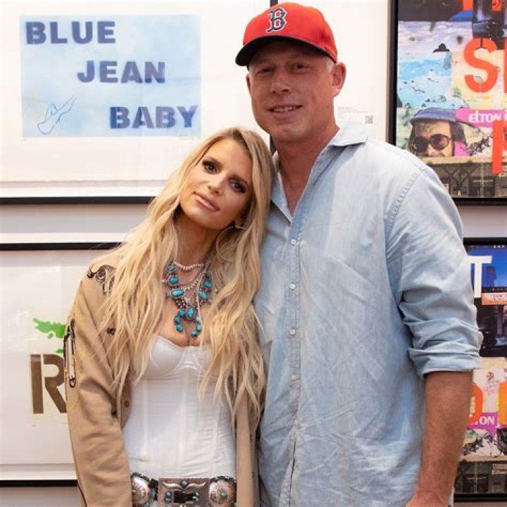From Beyonce to Jessica Simpson: Cutest Singer’s Babies & Bumps
