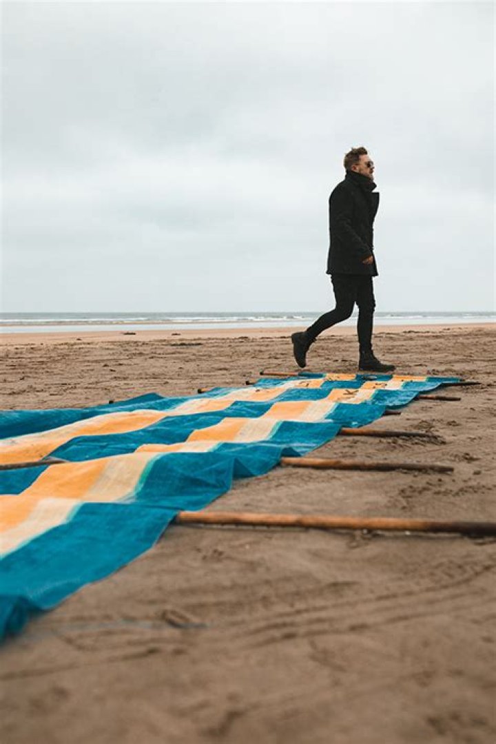 Gareth Dunlop Shares How His ‘My Kind Of Paradise’ Video Came About After The ‘Good Old Irish Weather’