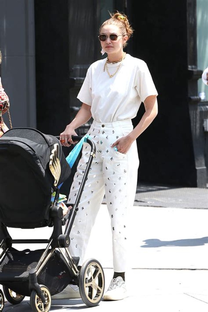 Gigi Hadid Talks Daughter & If She’ll Have Modeling Career – Hollywood Life