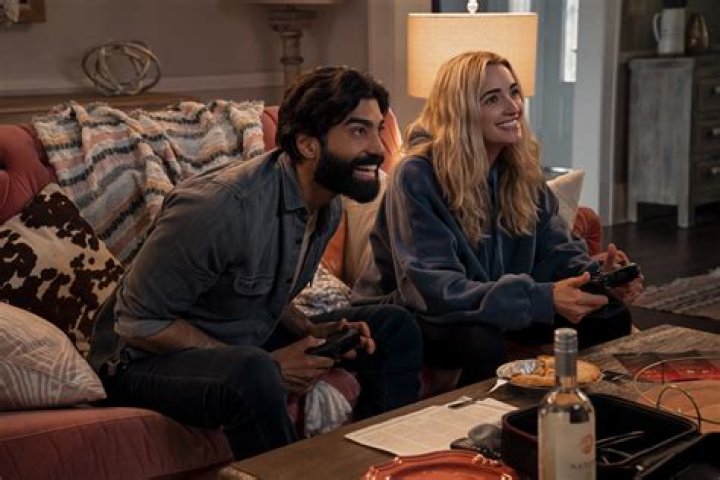 Ginny’s Dad’s Dead & We’re All In Love — Episode 1 Recap – Hollywood Life