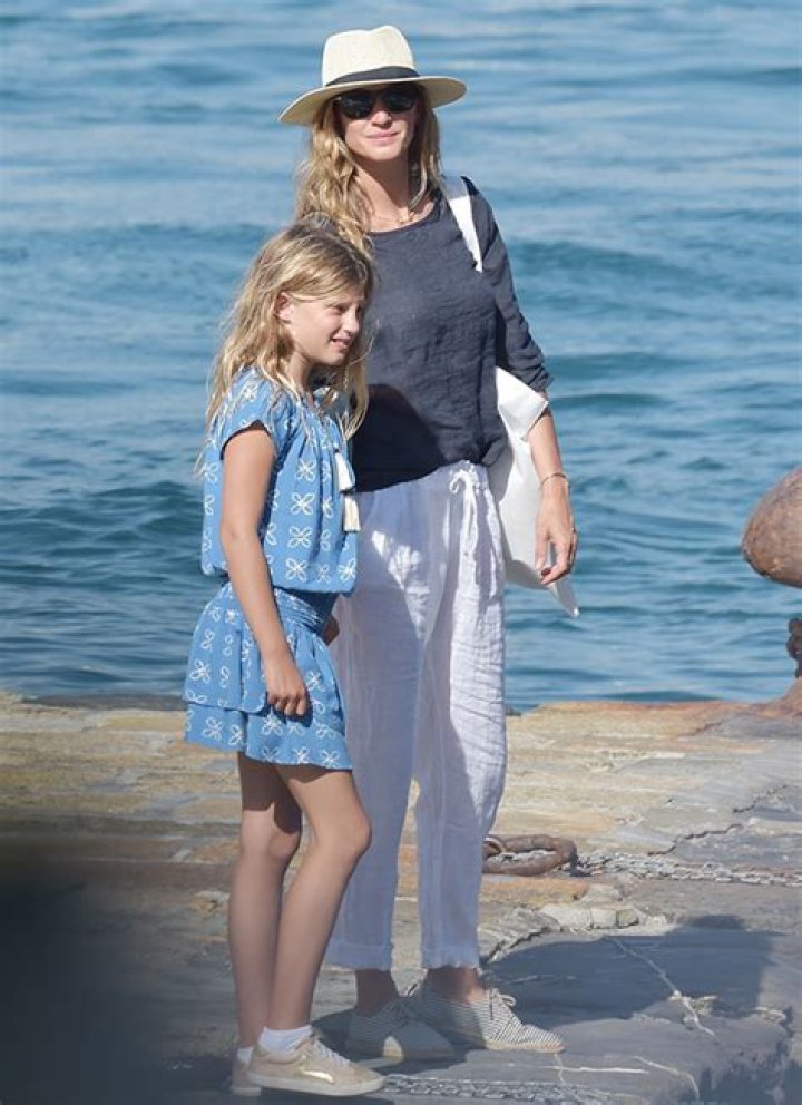 Gisele Bundchen Rocks Daisy Dukes For Stroll On The Beach In Costa Rica — Photos