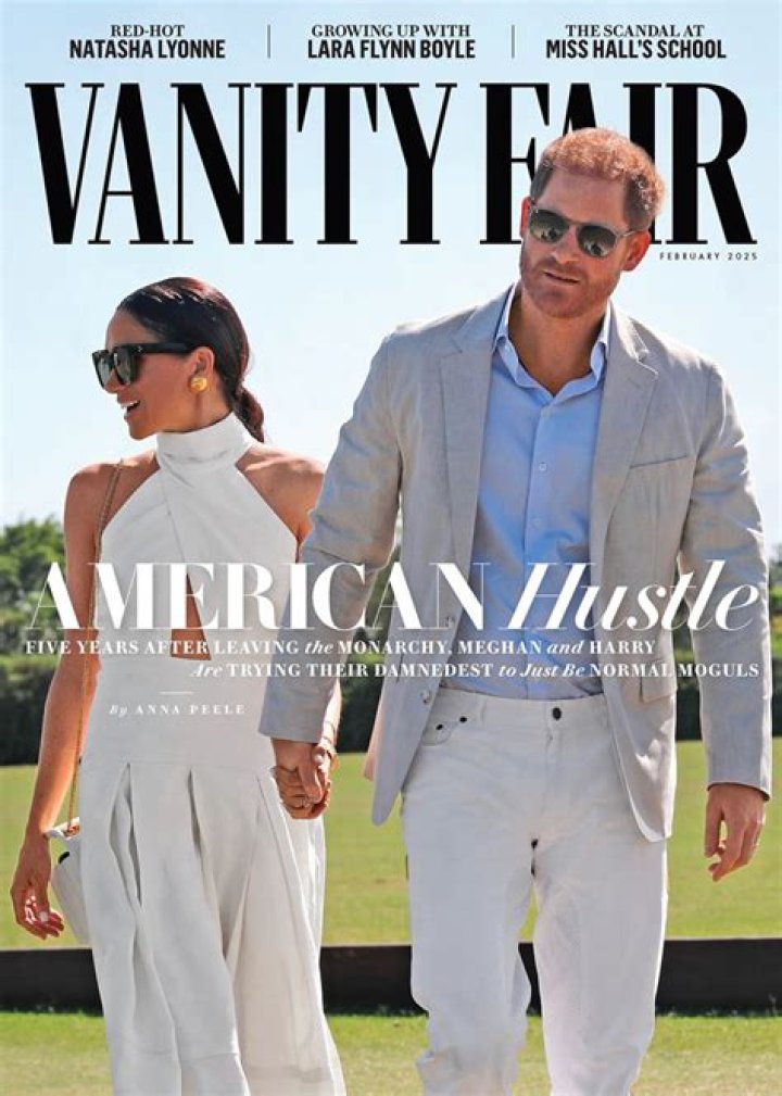 Gisele Bundchen’s Cutout Swimsuit On ‘Vanity Fair’ Cover: Photos – Hollywood Life