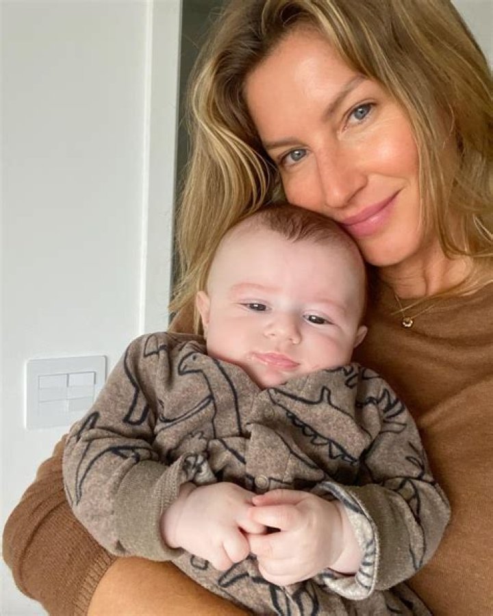 Gisele Bündchen Seen In 1st Photos Without Her Wedding Band As She Spends Time With Kids