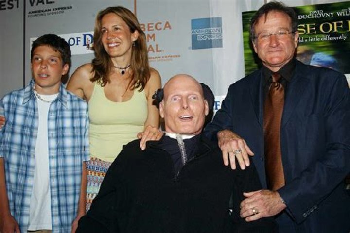 Glenn Close Believes Robin Williams Would ‘Be Alive’ If Christopher Reeve Was ‘Still Around’