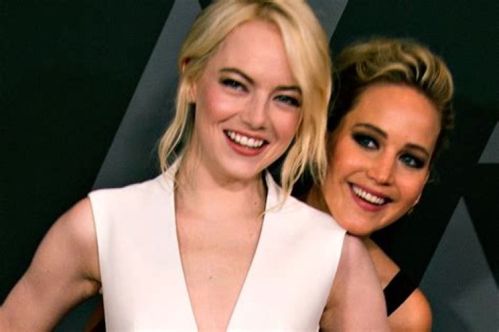 Golden Globes 2016 Hair & Makeup — Best Red Carpet Looks from Jennifer Lawrence, Lady Gaga & More