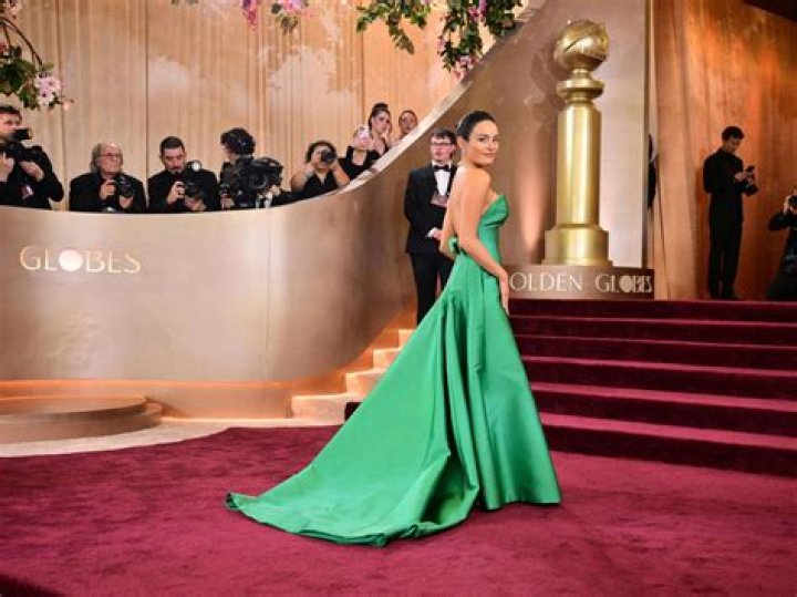 Golden Globes Red Carpet 2023: Photos – Hollywood Life