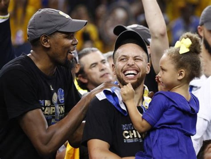 Golden State Warriors’ Star’s Cute Fam – Hollywood Life