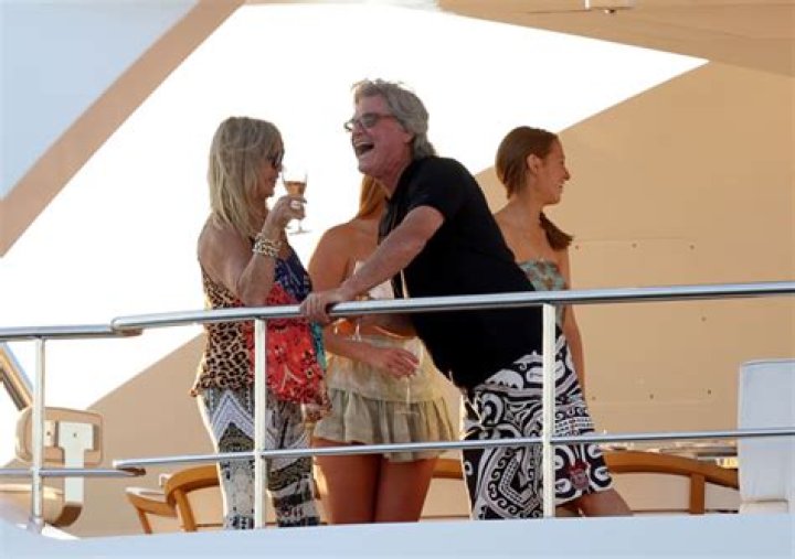 Goldie Hawn & Kurt Russell Kiss While Aboard A Yacht In St. Tropez – Hollywood Life