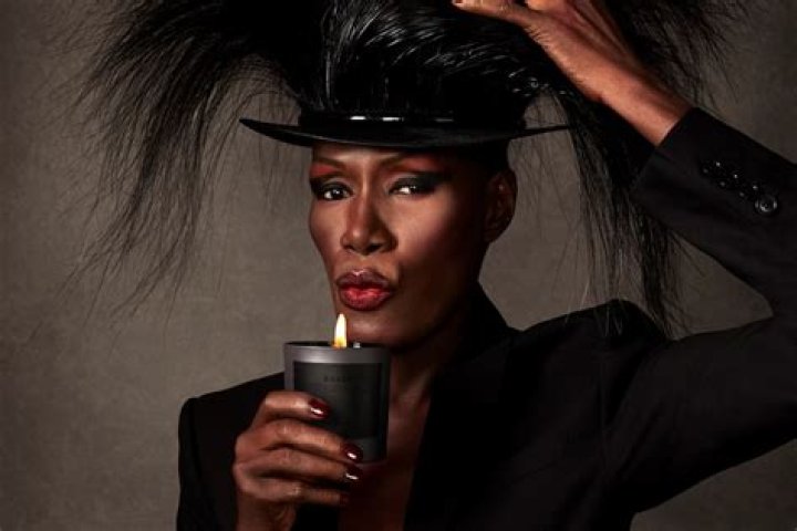 Grace Jones Rocks Bodysuit At Icon Ball During London Fashion Week – Hollywood Life