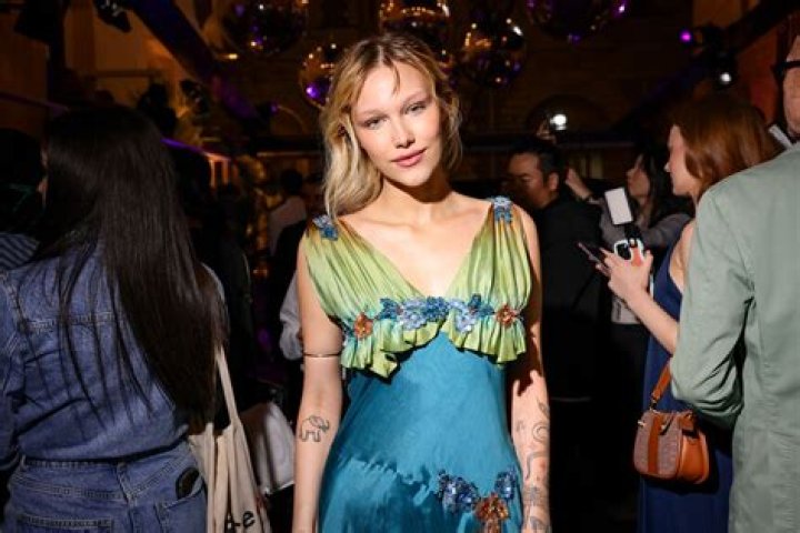 Grace VanderWaal’s Advice For Finalists – Hollywood Life