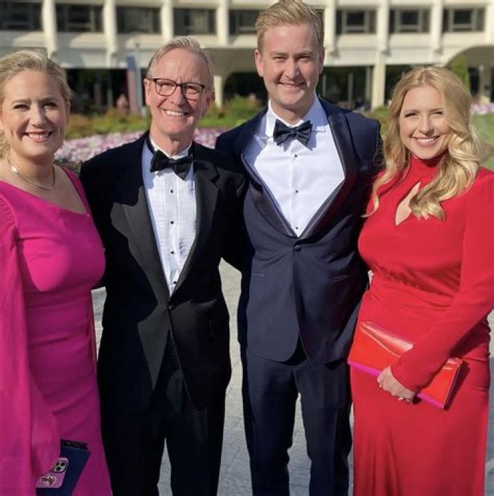 Gretchen Carlson Accuses Former Co-Host Steve Doocy Of Treating Her Like ‘Female Prop’