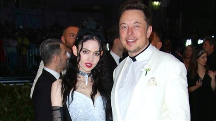 Grimes Seemingly Shades Elon Musk On Break-Up Song – Hollywood Life