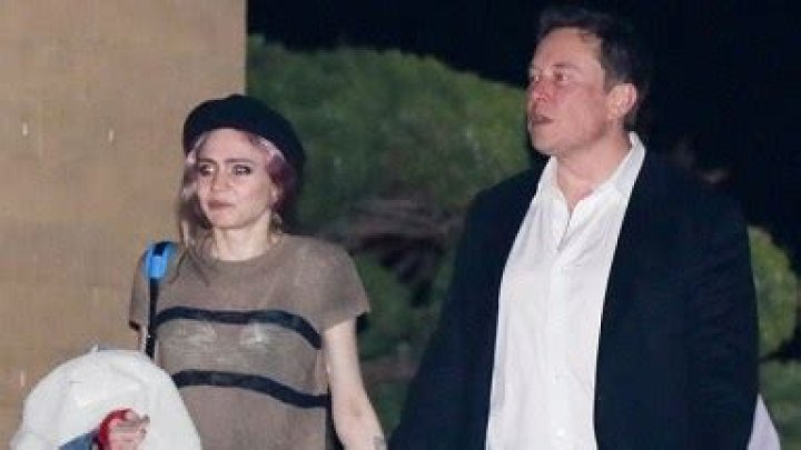 Grimes Shares 1st Full Baby Bump Pic After Revealing Pregnancy With Boyfriend Elon Musk