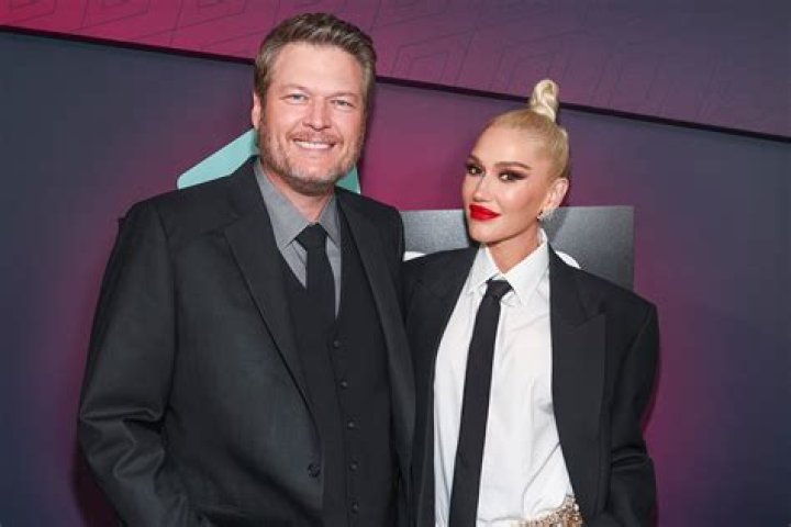 Gwen Stefani Cozies Up To Blake Shelton As They Pack On The PDA At The Park — Pics