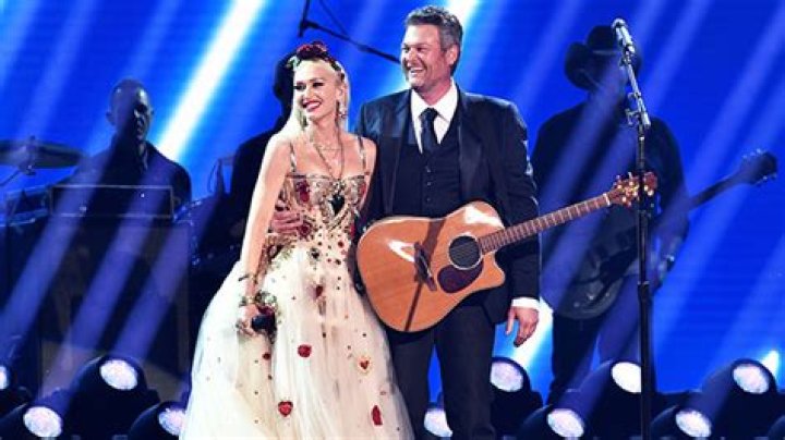 Gwen Stefani Forgets To Wear Her Wedding Ring On ‘Jimmy Kimmel Live’ – Hollywood Life