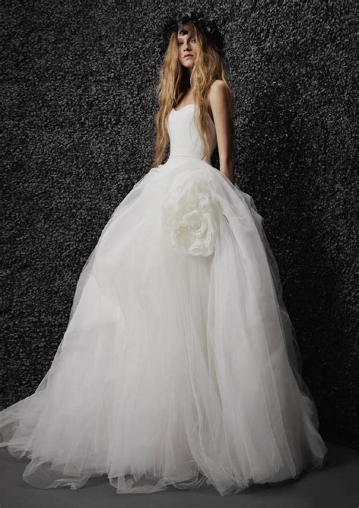 Gwen Stefani Gives Fans A Look At Her Preserved Vera Wang Wedding Gown & Flowers