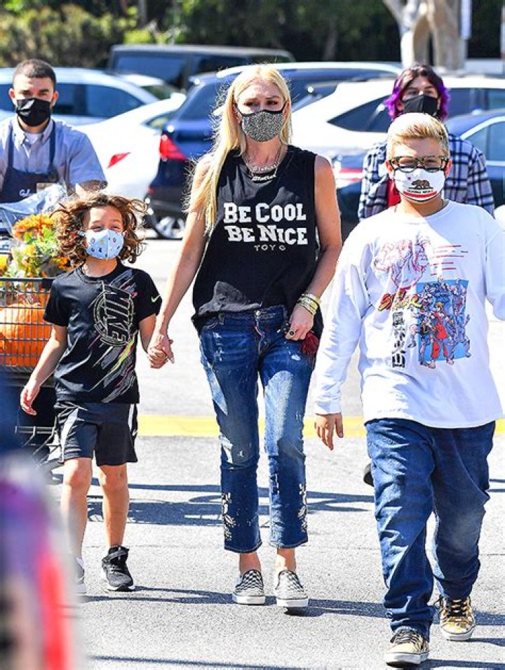 Gwen Stefani Goes Pumpkin Shopping With Adorable Kids Kingston, 14, Zuma, 12 & Apollo, 6