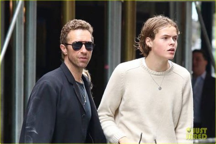 Gwyneth Paltrow & Chris Martin’s Son Moses Is a ‘Clone’ of His Dad in New Photo, Fans Say