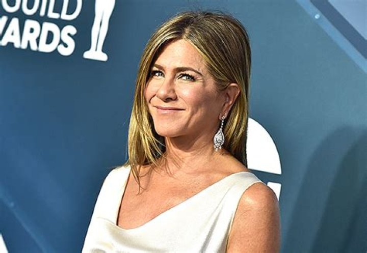 Gwyneth Paltrow Posts Makeup Free Selfie & Looks Like Jennifer Aniston – Hollywood Life