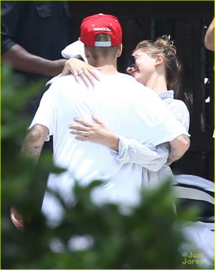 Hailey Baldwin Passionately Kisses Justin Bieber In New Pic After He Postpones His ‘Changes’ Tour