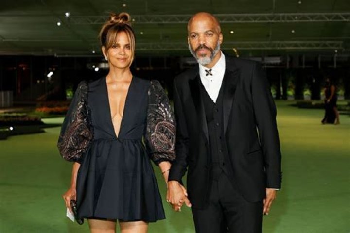 Halle Berry Glows As She Thanks BF Van Hunt For Her 55th Birthday ‘Serenade’ — Video