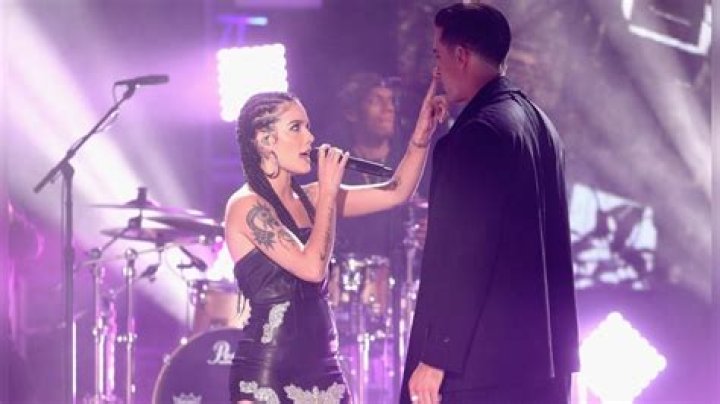 Halsey Cries In Concert Right After G-Eazy Breakup — Watch – Hollywood Life