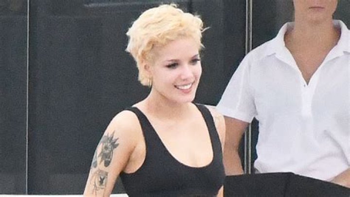 Halsey Dances To Harry Styles Song In Yellow Bikini While Quarantining – Hollywood Life