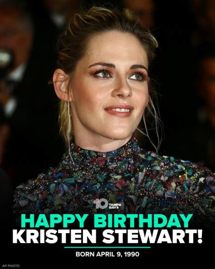 Happy Birthday Kristen Stewart: See Her PDA Pics With Robert Pattinson In Their ‘Twilight’ Days