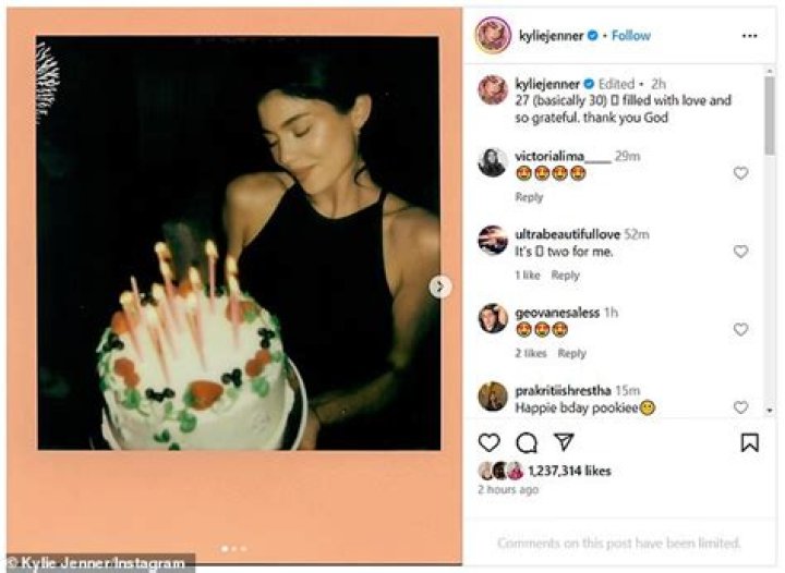 Happy Birthday Kylie Jenner: See 21 Of Her Sexiest Selfies Of All Time — Pics