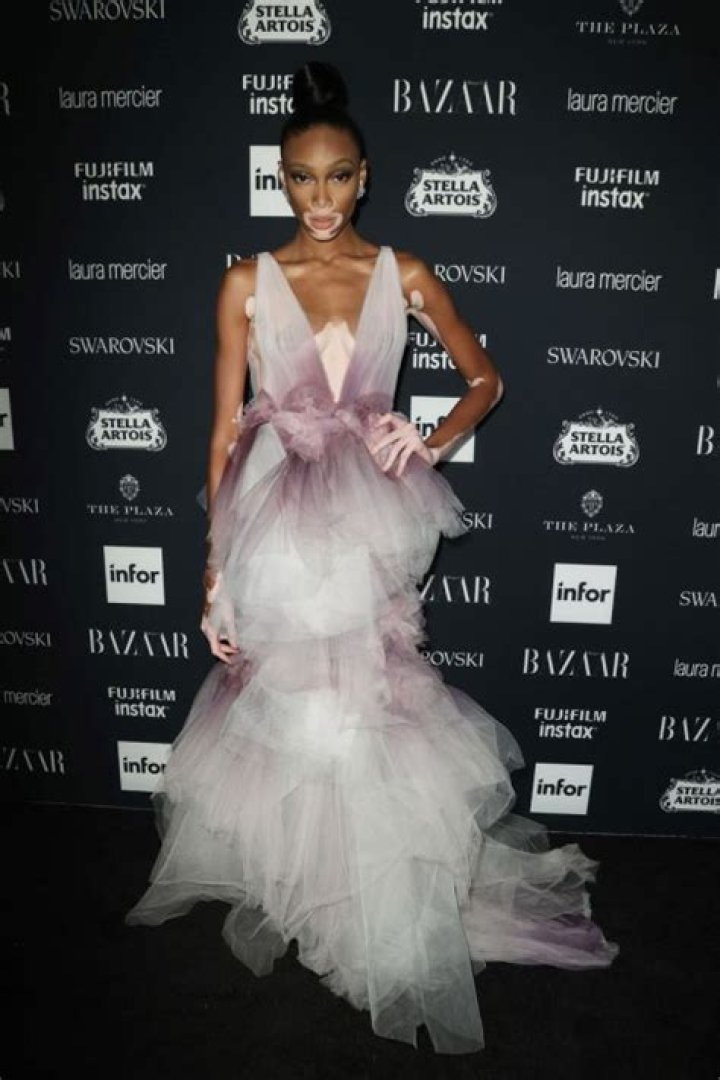 Harper’s Bazaar ICONS Party — Pics Of Stylish Stars
