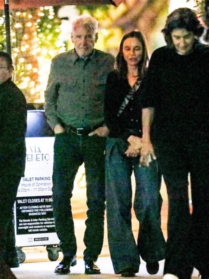Harrison Ford & Calista Flockhart Have Date Night In Santa Monica – Hollywood Life