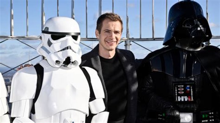 Hayden Christensen’s Darth Vader Returns In Trailer – Hollywood Life