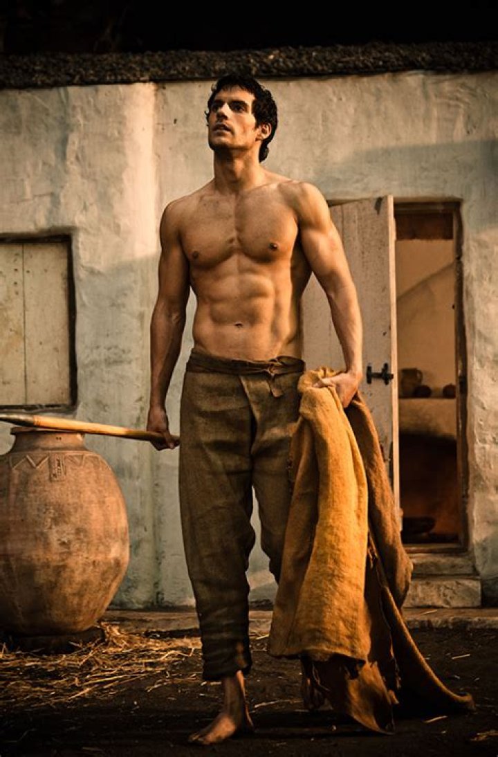 He Admits He Once Got A ‘Aroused’ On Set – Hollywood Life