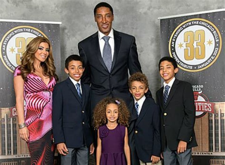 He Wants Full Custody In Divorce & Prenup Amended – Hollywood Life