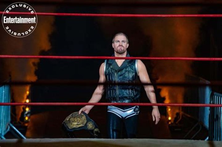 ‘Heels’ — Photos Of Stephen Amell’s New Wrestling Show