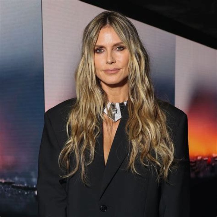 Heidi Klum Pays Tribute To ‘Psycho’ & More Thrillers In Creepy Halloween Film