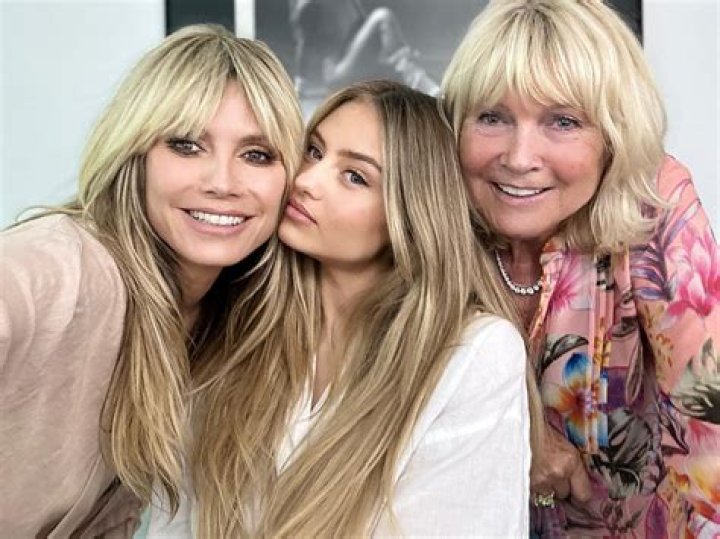 Heidi Klum Poses Alongside Lookalike Daughter Leni, 16 & Mom Erna In Sweet Selfie On Set Of ‘Vogue Germany’