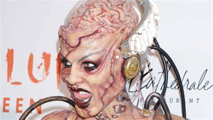 Heidi Klum Recalls Her ‘Sleepless Nights’ Over Her Halloween Costumes – Hollywood Life