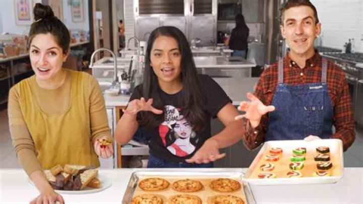Heiress Harris, 4, Reveals She’s Already Planning To Teach Her Baby Niece ‘How To Make Cookies’ – Watch