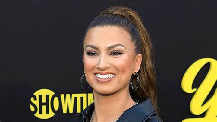 Her Statement – Hollywood Life