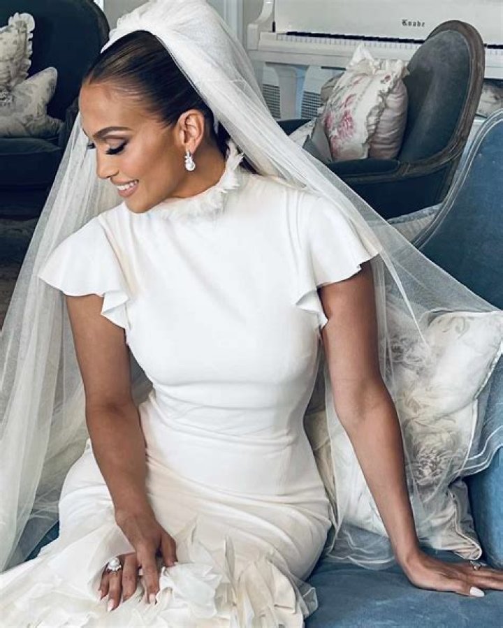 Here Are All of Jennifer Lopez’s Movie Wedding Dresses – Hollywood Life