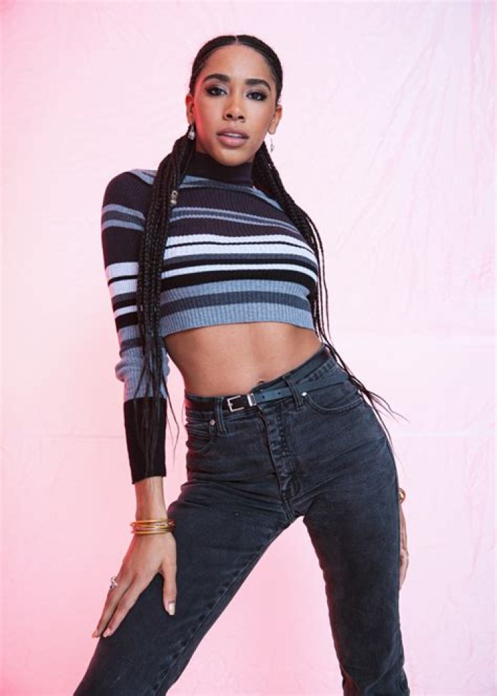 Herizen Guardiola On Cheerleading & Season 1 – Hollywood Life